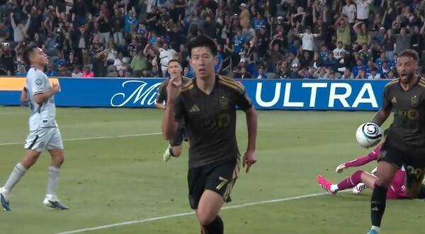 '12G만에 골' 손흥민의 의미심장 세리머니