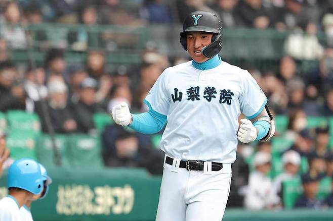 '제2의 오타니' 일본서 또 터졌다…16세 고교생 이도류 고모다, 151km 강속구+140m 홈런 괴력→MLB 10개 구단 몰렸다