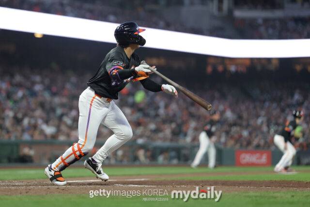 '시즌 첫 선발 제외됐지만...' 이정후, 대타로 나와 타점 수확→타율 0.158↓... SF는 4연패 탈출