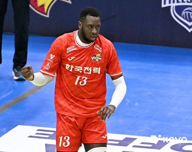 한국전력 새 사령탑에 석진욱 전 OK저축은행 감독 선임