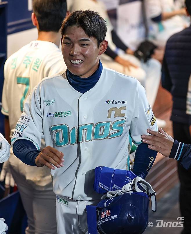 유신고 감독도 예상 못 했다…오재원·이강민·신재인 동기동창 삼총사 '돌풍'