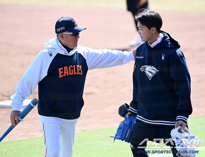 '한승혁, 김범수 없는 충격' 김경문 감독의 선언