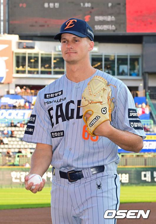 류현진 '10K 호투' 이튿날 1군 엔트리 말소…쿠싱 콜업→불펜 대기, KBO 데뷔전 나선다 [오!쎈 인천]