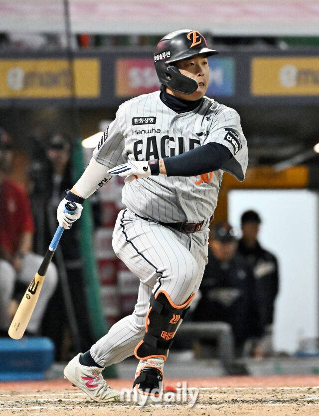 '실책→안타→볼넷→보크→스리런' 이래서 100억 안겼나, 강백호 벌써 시즌 3호 홈런…에레디아 반격의 솔로포 [MD인천]