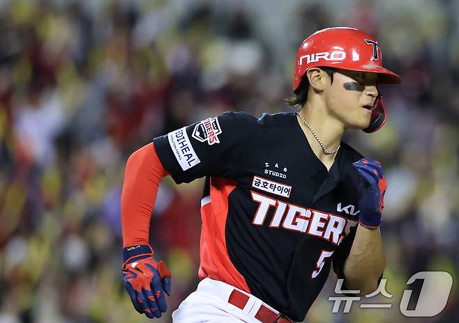 '4번타자' KIA 김도영, 8일 만에 홈런 재개…삼성전 시즌 2호 투런포