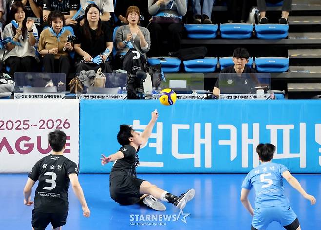 '결국 끝까지 간다' 현대캐피탈, 대한항공에 또 3-0 셧아웃 완승 '2패 뒤 2연승' [천안 현장리뷰]