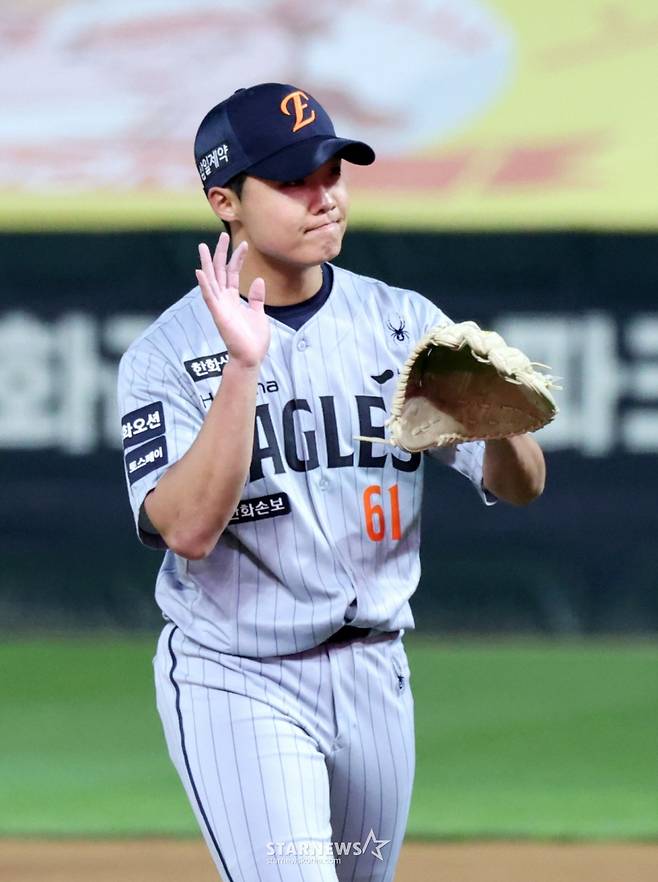 '100억 타자' 결정적 스리런-문동주 155㎞ 쾅! 한화, 선두 SSG에 2연승... 김서현 시즌 첫 세이브 [인천 현장리뷰]