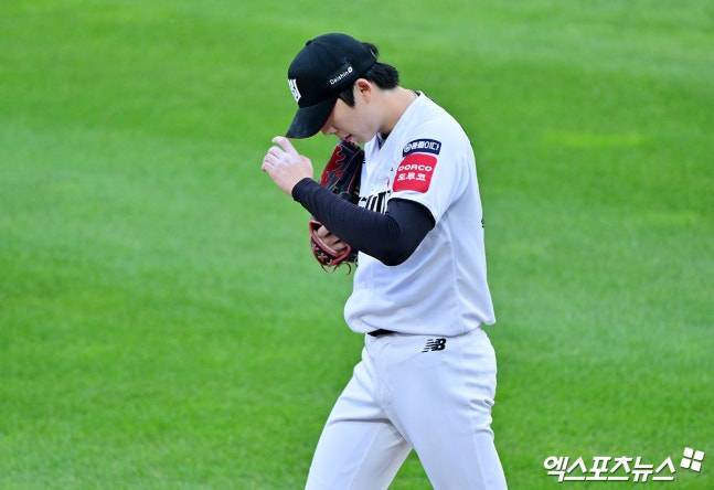 롯데 드디어 이겼다, '新 좌완 에이스 대관식?' 김진욱 8이닝 환상투 '패패패패패패패' 끊었다! 홈 5G 만에 첫 승 달성 [부산:스코어]