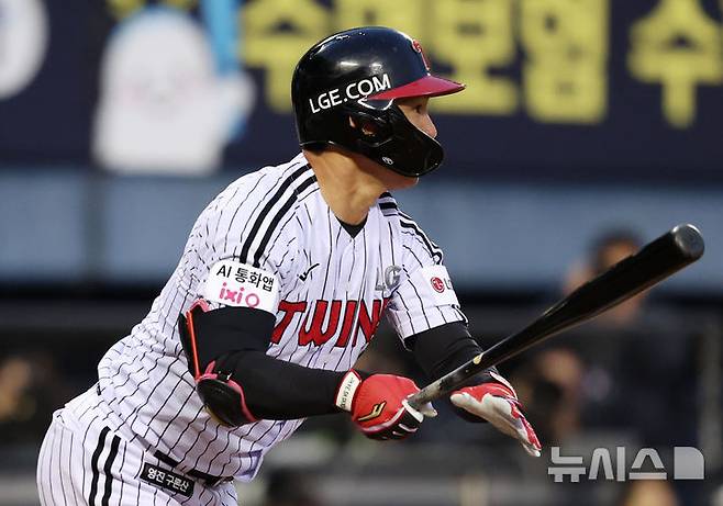 LG 오지환, 14년 만에 인사이드 더 파크 홈런…최고령 기록 경신