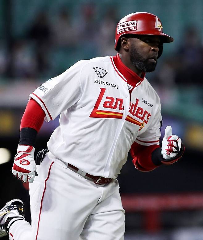 SSG 팬들 PTSD 올 판… 영양가 없는 에레디아-침묵하는 김재환, 이대로면 타선 작년 회귀다