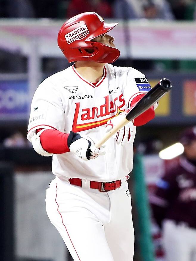 SSG 팬들 PTSD 올 판… 영양가 없는 에레디아-침묵하는 김재환, 이대로면 타선 작년 회귀다