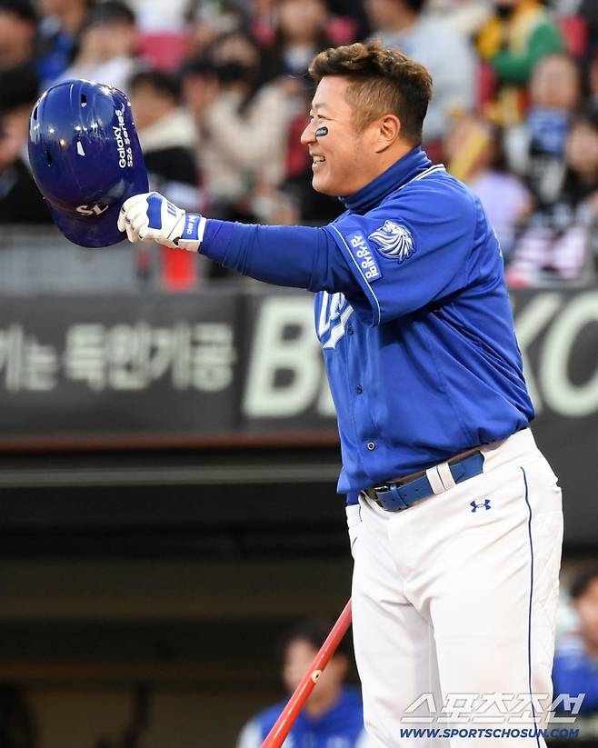 '그동안 감사했습니다' 삼성 유니폼 입고 광주 찾은 최형우, 광주 팬들 향해 진심 담긴 인사