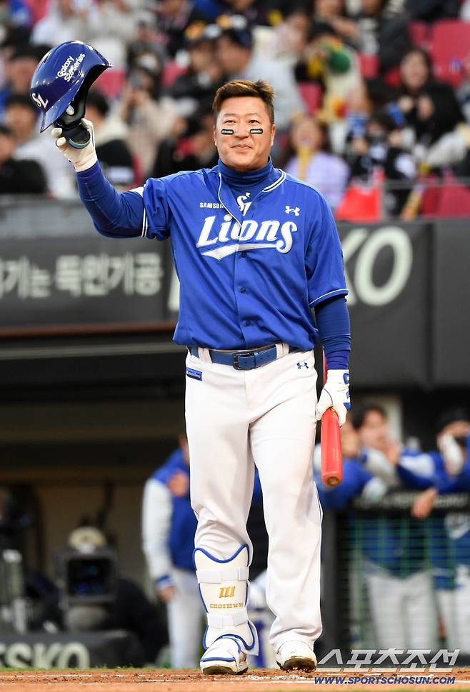 '그동안 감사했습니다' 삼성 유니폼 입고 광주 찾은 최형우, 광주 팬들 향해 진심 담긴 인사