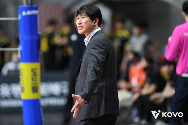 마이크 내려놓고 코트로 돌아온 배구도사, 한국전력 역사를 쓸 준비 마쳤다