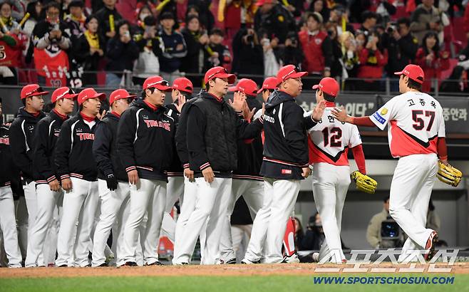 '선발 전원 19안타, 15득점' 대폭발→우천취소, 이범호 감독