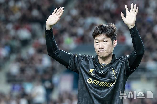 '연골 닳아 없어진' 박지성, 푸욜이 추천한 스페인 병원서 '줄기세포 시술' 감행...