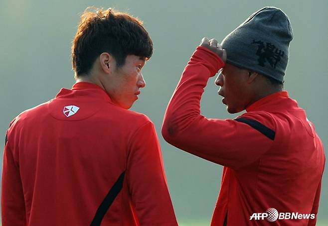 '연골 닳아 없어진' 박지성, 푸욜이 추천한 스페인 병원서 '줄기세포 시술' 감행...