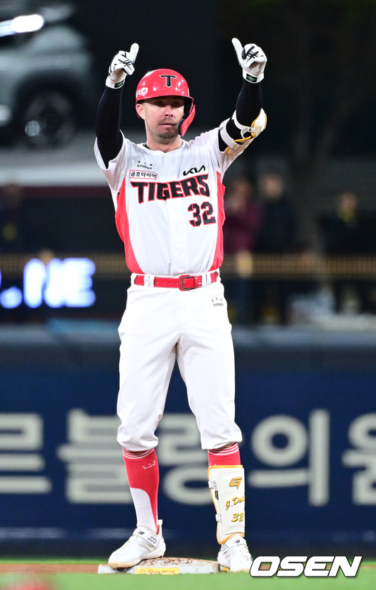 전 경기 안타에 절실함으로 80억 유격수 공백 지웠다...박수 보낸 이범호 뼈있는 주문