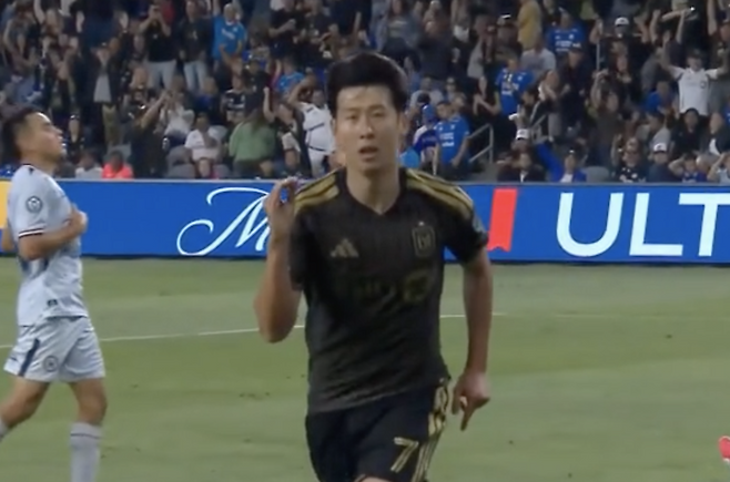 손흥민, 신변 위협 받을 수도 불안해…'손가락으로 멕시코 위협→뜻밖의 악당', 의도와 다르게 현지에 알려진 ‘블라블라 세리머니’