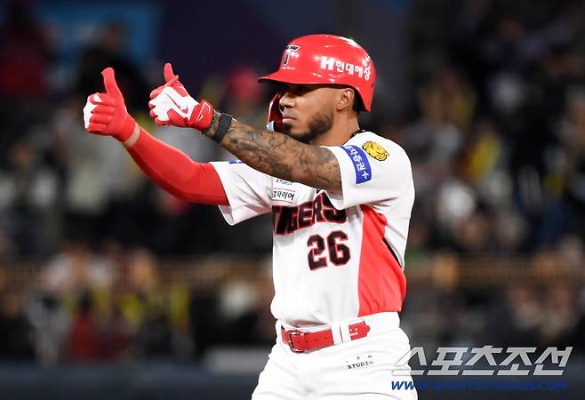 '막혔던 혈 제대로 뚫렸다' 카스트로 타점 먹방에 덩달아 폭발한 KIA 타선, 이범호 감독도 대만족 [광주 현장]