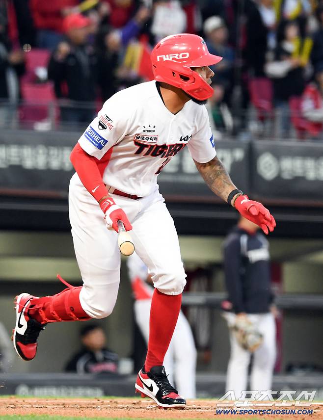 '막혔던 혈 제대로 뚫렸다' 카스트로 타점 먹방에 덩달아 폭발한 KIA 타선, 이범호 감독도 대만족 [광주 현장]
