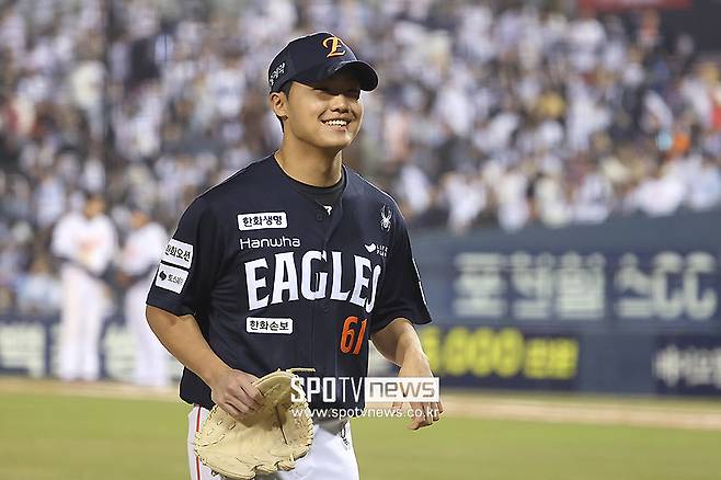 '어쩌라고 막았잖아' 한화 시청률 폭발시킨 그 밀당… 정우주-김서현 예방주사 다 맞았다