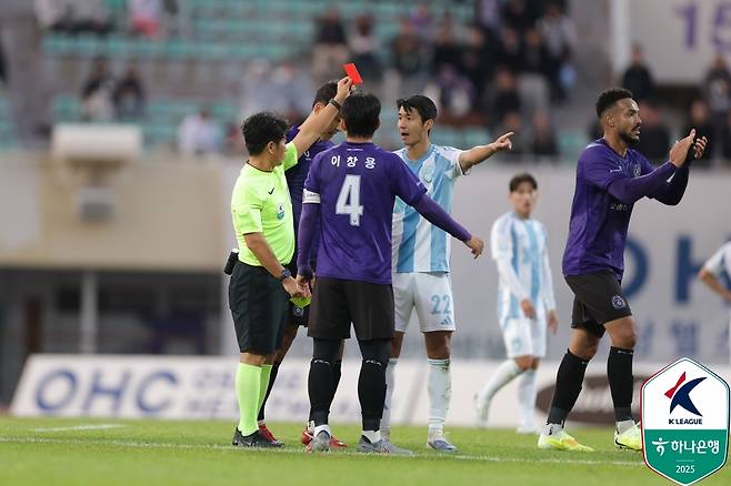 '이번에도 한국 전멸'... '안방에서만 불호령' K-심판 6대륙 50개국에도 못 꼈다→'월드컵 0명 배출 굴욕'