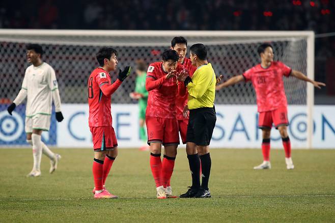 '이번에도 한국 전멸'... '안방에서만 불호령' K-심판 6대륙 50개국에도 못 꼈다→'월드컵 0명 배출 굴욕'