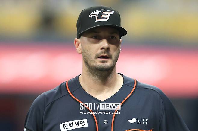 고우석 대신 MLB 가나… 악연의 前 한화 투수 승승장구, MLB에서 KBO 동창회 성사?