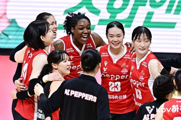 여자배구 페퍼저축은행, 해체 위기… 인수없인 공중분해