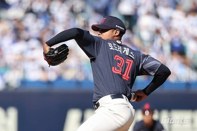 폰·와 급이라 했지만, 현실은 11사사구 남발…롯데 157km 에이스 어깨에 '연승' 달렸다