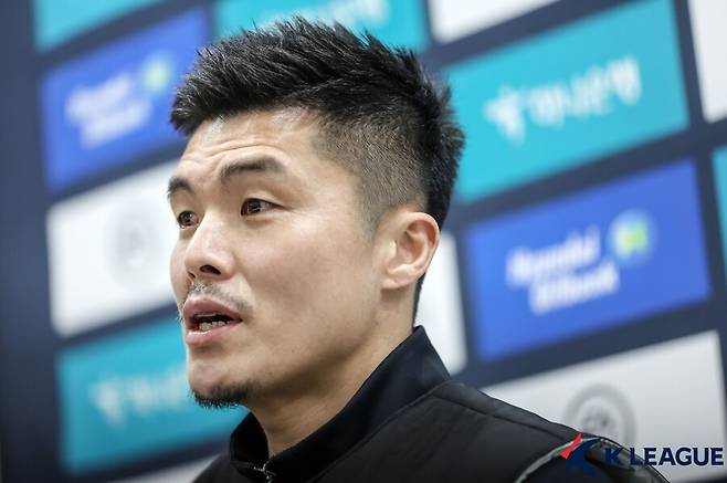 “홍명보 나가” 김영광 소신발언 “이정효 감독이 대표팀 부임해야”…“시즌 도중 또 감독 빼오란 말이냐” 비판에 “당장 선임해라는 말 아냐” 정중하게 해당 발언 설명