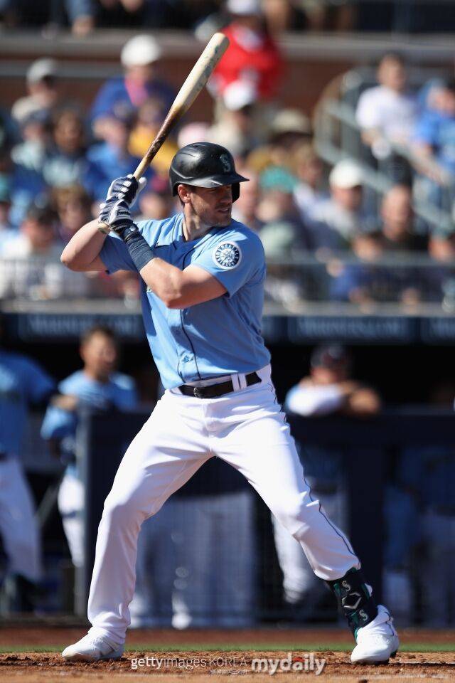 위즈덤 삼진→삼진→삼진→삼진→삼진→트리플A 홈런 1위가 내는 세금→ML 콜업? 버티기 싸움이다