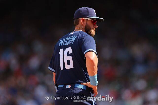 위즈덤 삼진→삼진→삼진→삼진→삼진→트리플A 홈런 1위가 내는 세금→ML 콜업? 버티기 싸움이다