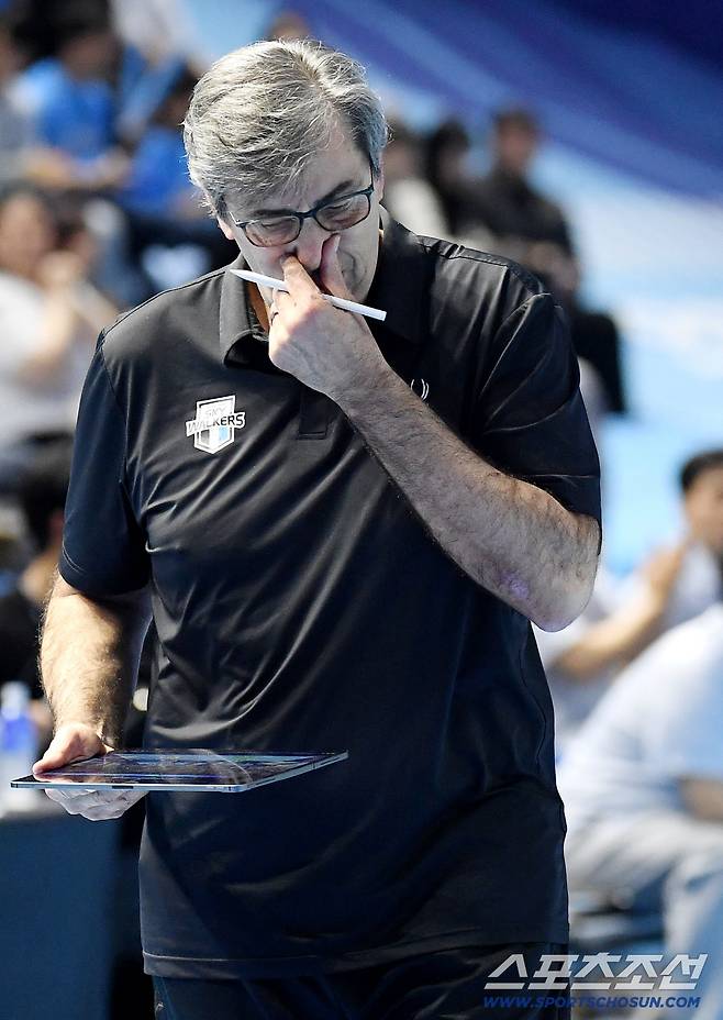 깨끗한 '패배 승복'은 없었다 → 패장의 분노! 찝찝함 여전..