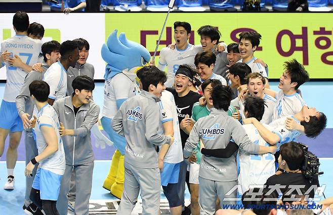 깨끗한 '패배 승복'은 없었다 → 패장의 분노! 찝찝함 여전..