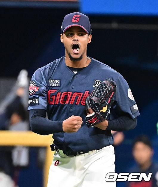 ‘KKKKKKKKKKKKKKKKKKKKKK’ 명품 투수전 승자는 롯데, 키움 잡고 2연승 질주 [고척 리뷰]