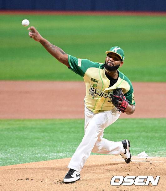 ‘KKKKKKKKKKKKKKKKKKKKKK’ 명품 투수전 승자는 롯데, 키움 잡고 2연승 질주 [고척 리뷰]