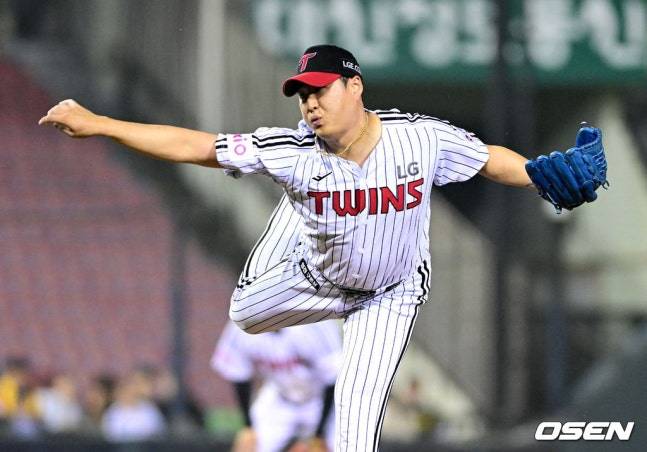 '아뿔싸' 대승 분위기인데, LG 'ERA 1.59' 특급불펜 돌연 교체