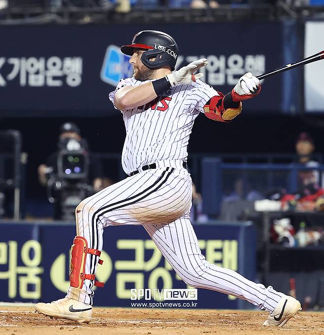 테이블세터 7번 나가고, 중심타선이 9타점 폭발…염경엽 감독 활짝