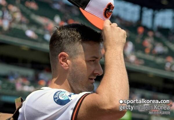 '한화 최악 외인'의 역습? 욕설 논란 그 투수, 15년만 의미 있는 성과 거둬…5G 무실점·ERA 0.00·세이브까지→빅리그 콜업 눈앞?