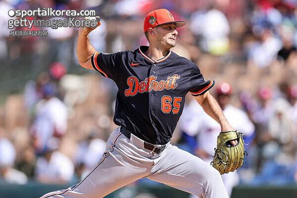 '한화 최악 외인'의 역습? 욕설 논란 그 투수, 15년만 의미 있는 성과 거둬…5G 무실점·ERA 0.00·세이브까지→빅리그 콜업 눈앞?