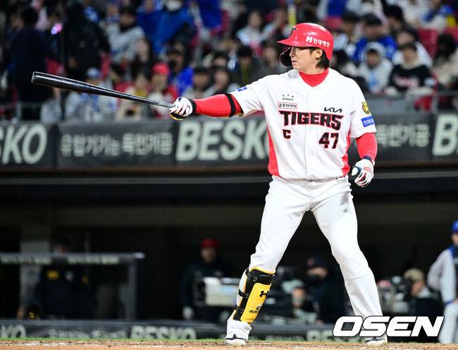 한화가 떠나보낸 20억 FA, 대전에서 9회말 1점 차 등판…친정팀 팬들에게 90도 인사→‘KK’ 세이브로 포효하다