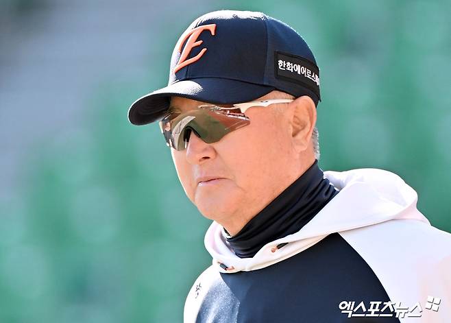 실책→실책→병살타성 땅볼, '307억 사나이' 왜 이러나…