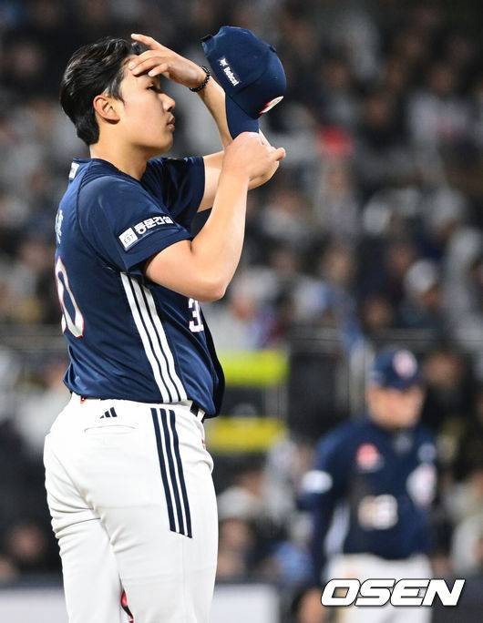 '156km' KKKKKKKKK에도 승리 증발 실화냐…살떨린 공포의 11사사구쇼, 이기고도 찝찝한 이 기분 왜일까