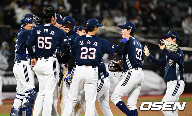 '156km' KKKKKKKKK에도 승리 증발 실화냐…살떨린 공포의 11사사구쇼, 이기고도 찝찝한 이 기분 왜일까