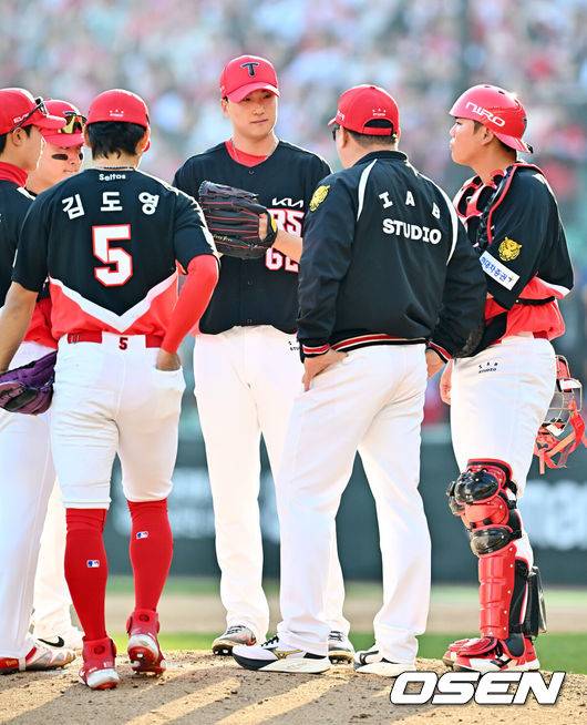 '볼볼볼볼볼볼→투런 홈런' 307일 만의 세이브 민낯…경기 못 끝낸 KIA 마무리, 이대로 괜찮을까 [오!쎈 대전]
