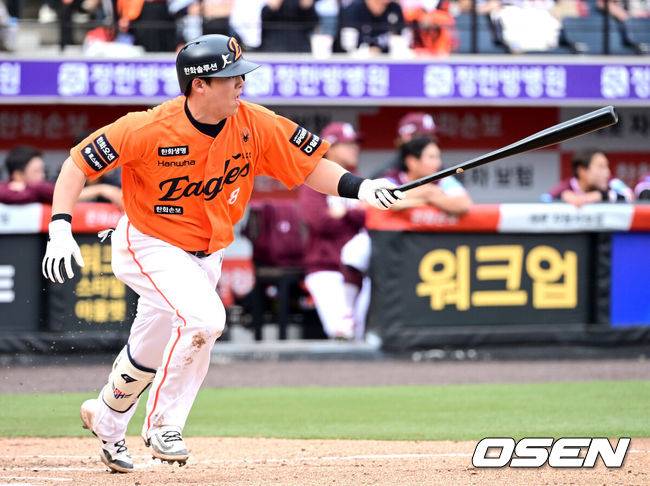 ‘삼진왕’ 득점권도 1할타자 노시환 4번, ‘22타석 연속 무안타’ 오재원 1번, 왜 언제까지 고집할까