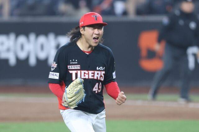 “(채)은성이 형, 그때와 지금의 저는 다릅니다” KIA맨 김범수는 3구삼진으로 증명했다…친정 한화에 90도 인사→SV로 20억원 ‘가치 증명’[MD대전]