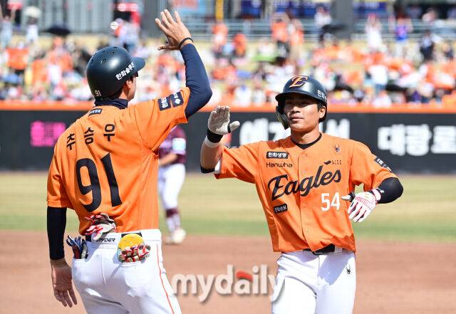 '대만 좌완 특급 3승 도전' 한화 라인업 나왔다! 노시환 4번→6번 강등, 문현빈 강백호 채은성 클린업 출격…오재원 제외[MD대전]